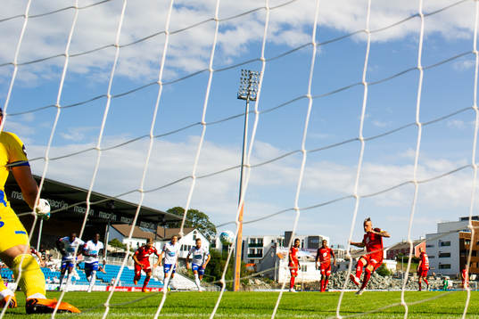 Vito Wormgoor of Brann scores the 2-1 goal