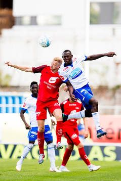 Peter Orry Larsen of Brann and Ibrahima Koné of Haugesund
