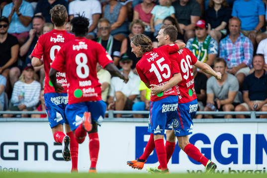Helsingborgs Max Svensson och Andri Runar Bjarnason jublar