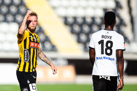 Häckens Alexander Faltsetas jublar