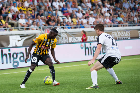 Häckens Elohor Ekpolo mot Örebros Albin Granlund