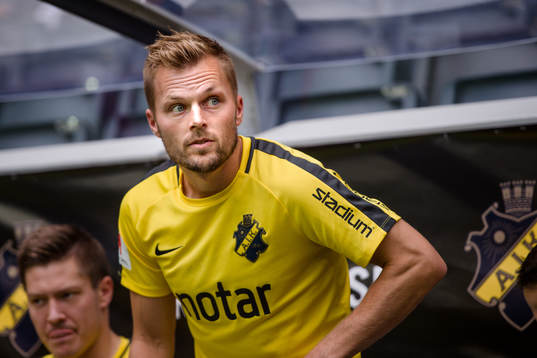 s Sebastian Larsson före fotbollsmatchen i Allsvenskan