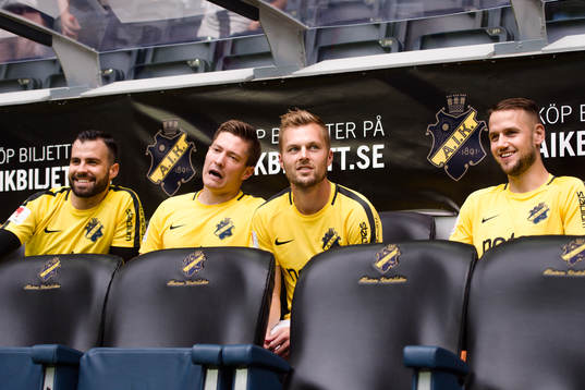 s Sebastian Larsson före fotbollsmatchen i Allsvenskan