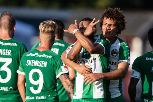 Hammarbys Serge-Junior Martinsson Ngouali jublar med