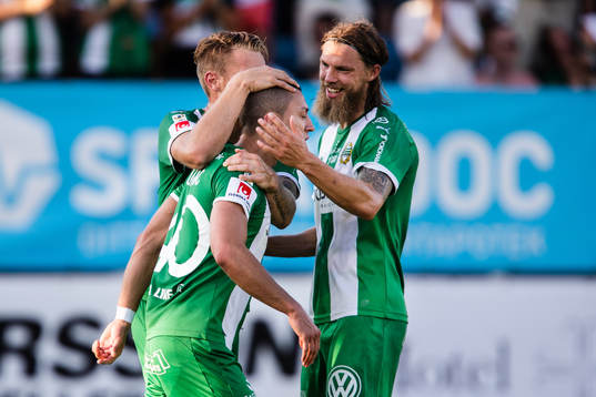 Hammarbys Nikola Djurdjic jublar med Björn Paulsen