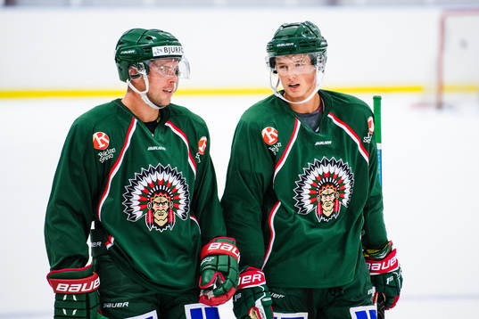 Anders Grönlund och Gustav Lindström i samtal