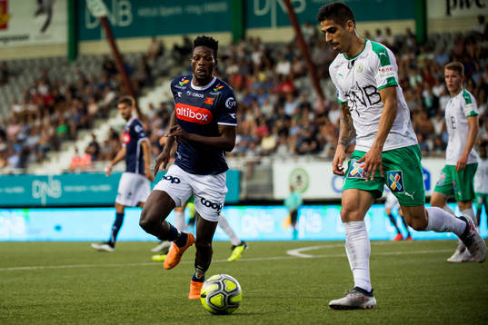 Usman Sale of Viking and Rubén Alegre Guerra of HamKam