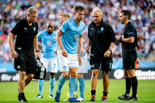 Markus Rosenberg of Malmö FF is looked