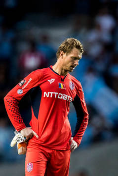 goalkeeper Giedrius Arlauskis of Cluj