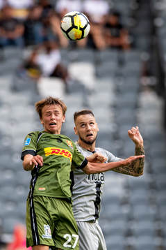 Alexander Milosevic of AIK and Mikkel Damsgaard of