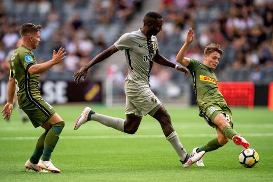 Henok Goitom of AIK and Magnus Kofod Andersen of