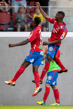 Helsingborgs Mamudu Moro och Mohammed Abubakari jublar