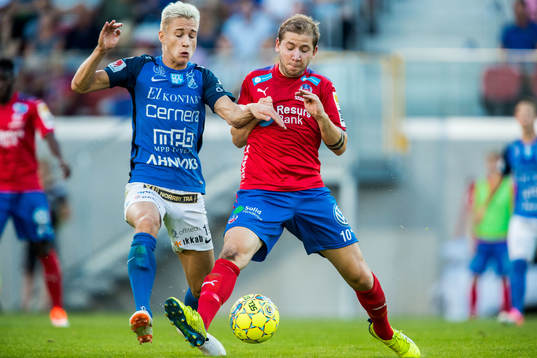Norrbys Pontus Almqvist och Helsingborgs Darijan Bojanic