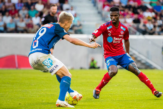 Norrbys Pontus Almqvist och Helsingborgs Mohammed Abubakari