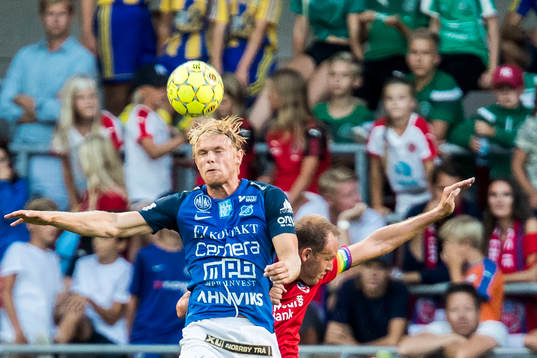 Norrbys Linus Tornblad och Helsingborgs Andreas Granqvist i