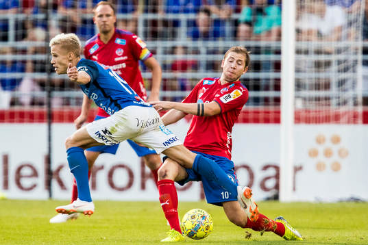 Norrbys Pontus Almqvist och Helsingborgs Darijan Bojanic