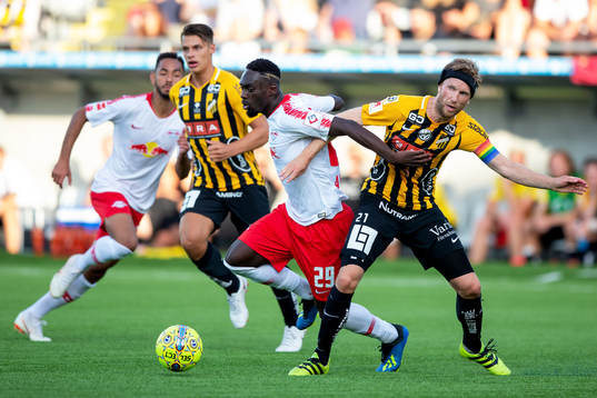 Rasmus Lindgren of Häcken and Jean-Kévin Augustin of