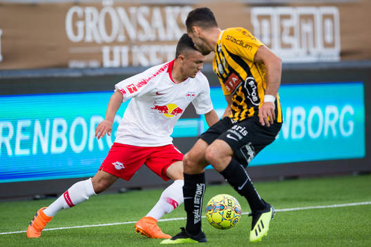 Oliver Bias of Leipzig and Mervan Celik of Häcken