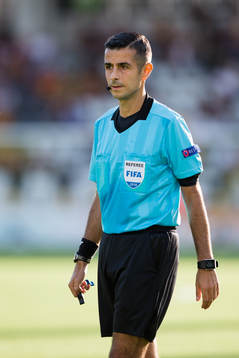 Referee Mete Kalkavan