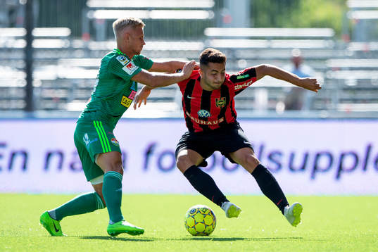Dalkurds Simon Strand och Brommapojkarnas Moustafa Zeidan