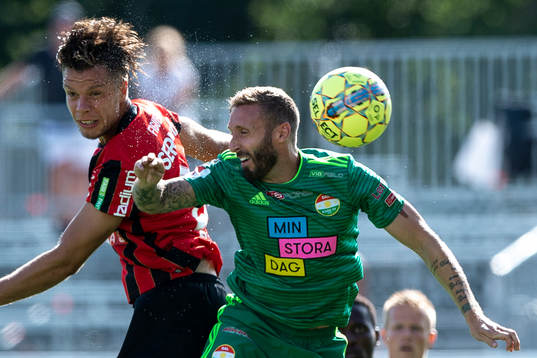 Brommapojkarnas Erik Figueroa och Dalkurds Andrew Michael