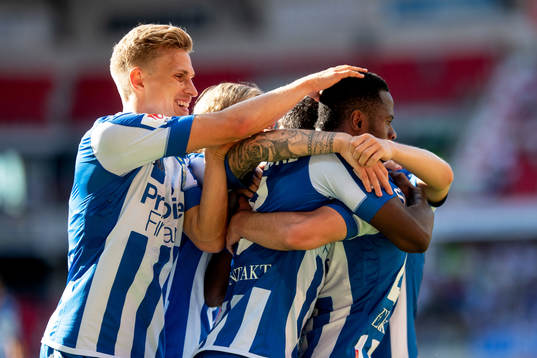 IFK Göteborgs Vajebah Kaliefah Sakor jublar med lagkamrater