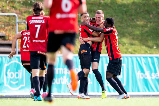 IFK Göteborgs Vajebah Kaliefah Sakor jublar