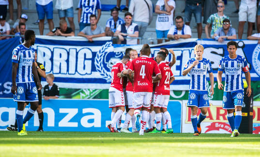 Kalmarspelarna jublar