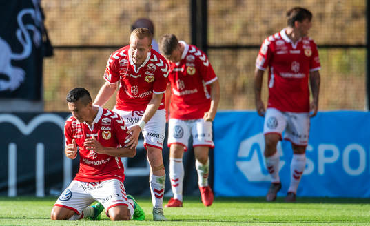 Kalmarspelarna jublar