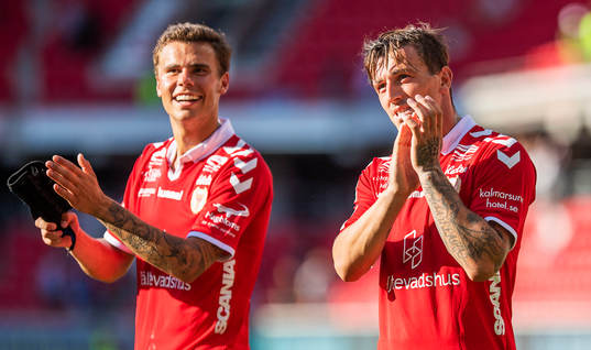 Kalmars Erton Fejzullahu och Herman Hallberg jublar