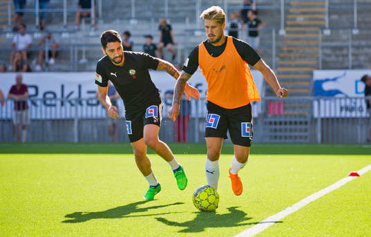 Örebros Nahir Besara och Daniel Björnkvist värmer upp