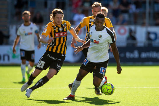 Häckens Erik Friberg och Örebros Isaac Boye Edegware