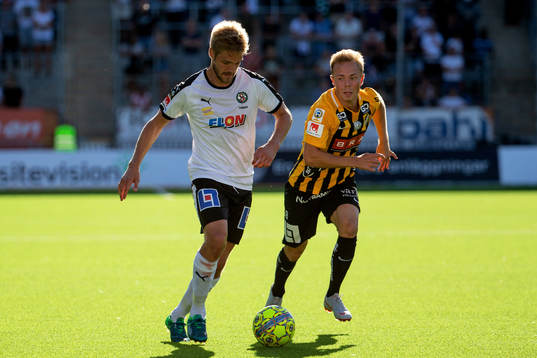 Örebros Johan Mårtensson och Häckens Adam Andersson