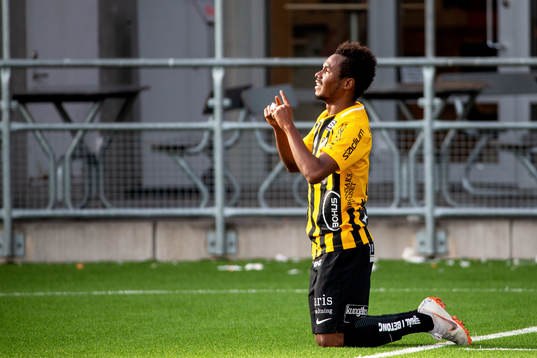 Häckens Nasiru Mohammed jublar