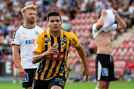 Häckens Paulinho jublar