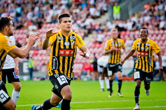 Häckens Paulinho gör 1-2 och jublar med Nasiru Mohammed
