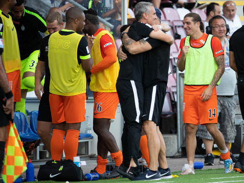 AFC Eskilstunas bänk jublar