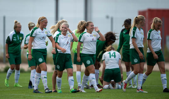 Hammarbys spelare jublar