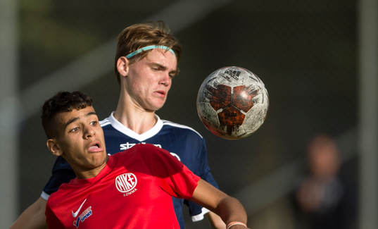 Nikes Osama Khattab mot Stenkullens Rasmus Hermansson