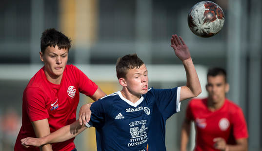 Nikes Henrik Jersby mot Stenkullens Alexander Lindahl