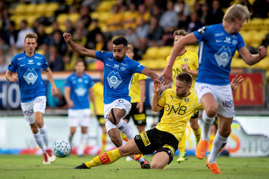Etzaz Hussain of Molde and Marius Amundsen of Lillestrøm