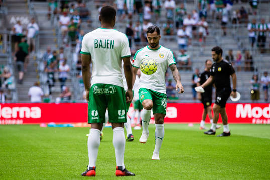 Hammarbys Jiloan Hamad med Serge-Junior Martinsson Ngouali