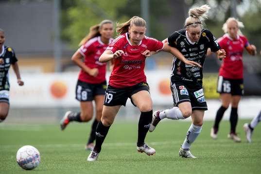 Limhamn Bunkeflos Rebecka Persson och Piteås Cecilia Edlund