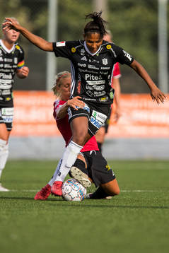 Limhamn Bunkeflos Mia Persson och Piteås Madelen Janogy