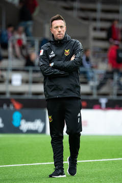 Östersunds tränare Ian Burchnall före fotbollsmatchen i
