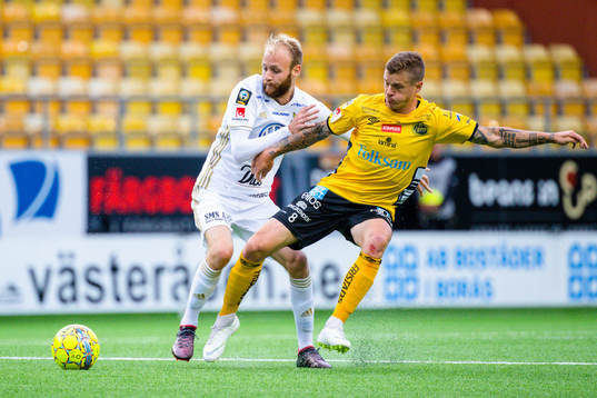 Östersunds Curtis Edwards och Elfsborgs Samuel Holmén