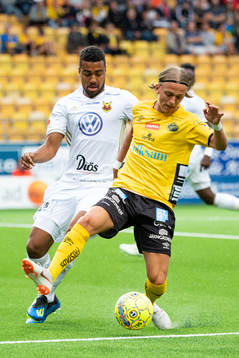 Elfsborgs Jesper Karlsson och Östersunds Noah Sonko