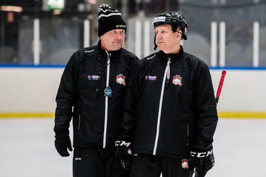 Malmö Redhawks tränare Peter Andersson och assisterande