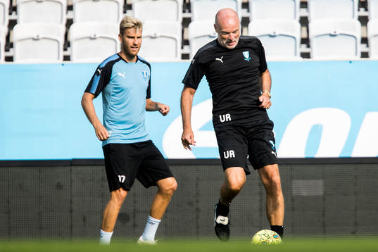 Rasmus Bengtsson and head coach Uwe Rösler of Malmö FF