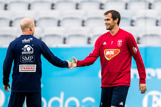 Head coach Marko Nikolić and Danko Lazović of Vidi